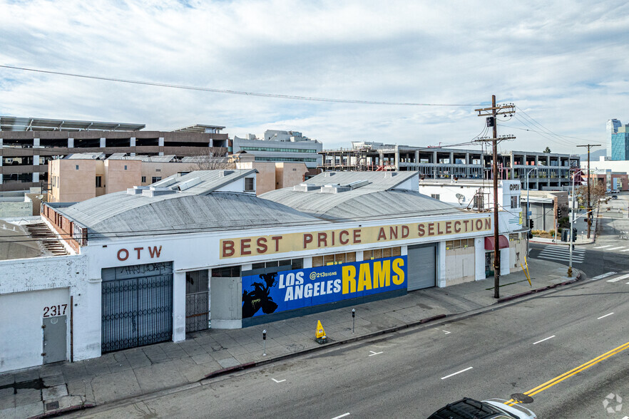 2315 S Hill St, Los Angeles, CA à vendre - Photo de l’immeuble – Image 2 sur 8