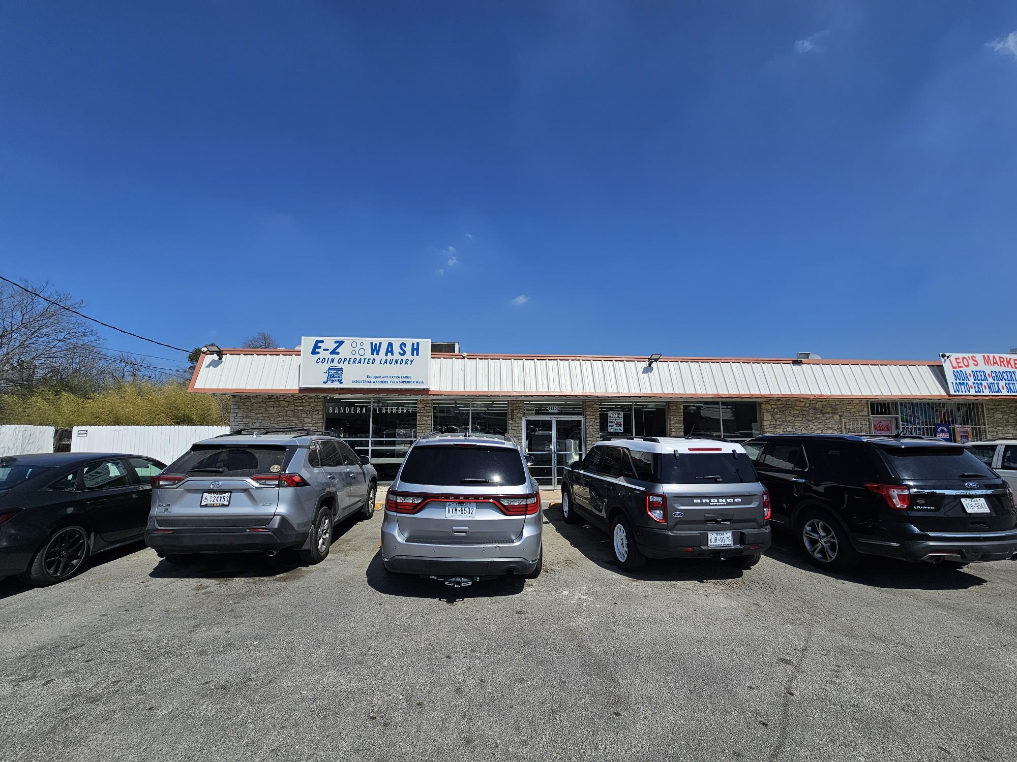 1126-1130 Bandera Rd, San Antonio, TX à louer Photo principale– Image 1 sur 9