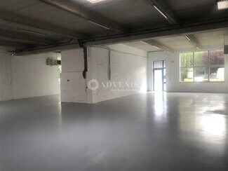 Plus de détails pour Local d'activités à louer