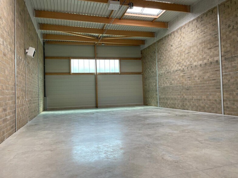 Local d’activités dans Coupvray à louer - Photo de l’immeuble – Image 2 sur 21