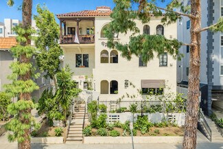 Plus de détails pour 7063 Lanewood Ave, Los Angeles, CA - Logement à vendre