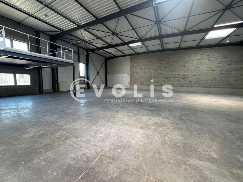 50 Rue Jean Zay, Saint-Priest à louer - Photo de l’immeuble – Image 1 sur 12