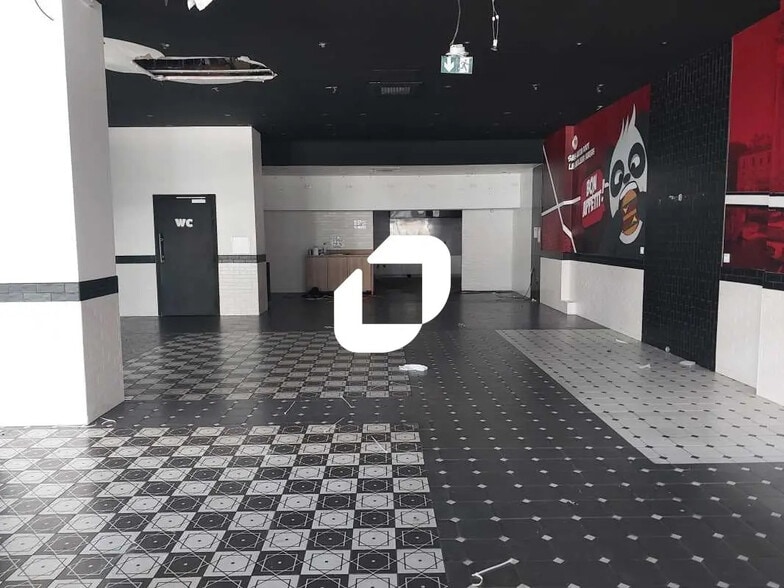 Local commercial dans Nîmes à louer - Photo intérieure – Image 3 sur 5