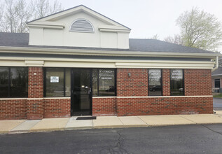 8639-8641 Hall Rd, Utica, MI à louer Photo de l’immeuble– Image 1 sur 3