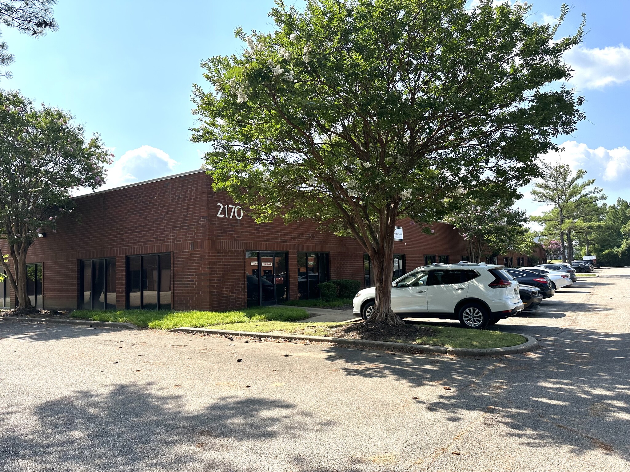 2170 Business Center Dr, Memphis, TN à louer Photo de l’immeuble– Image 1 sur 18