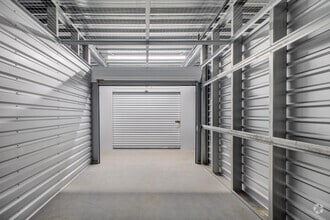 2320 E Mall Dr, Fort Myers, FL à louer Photo intérieure– Image 2 sur 3