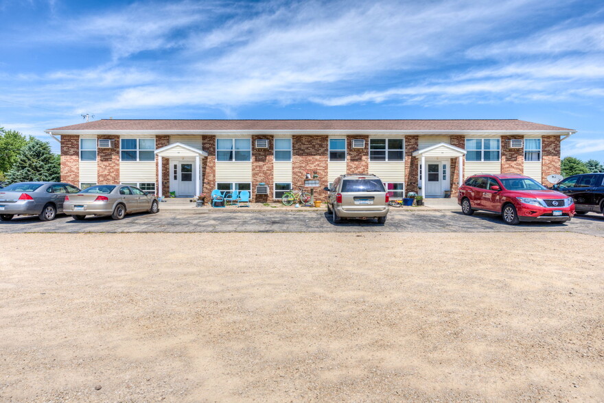 20 NE Schmitz St, Adams, MN à vendre - Photo principale – Image 1 sur 10