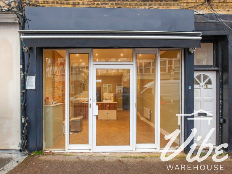 207 Whittington Rd, Londres à louer - Photo de l’immeuble – Image 1 sur 6