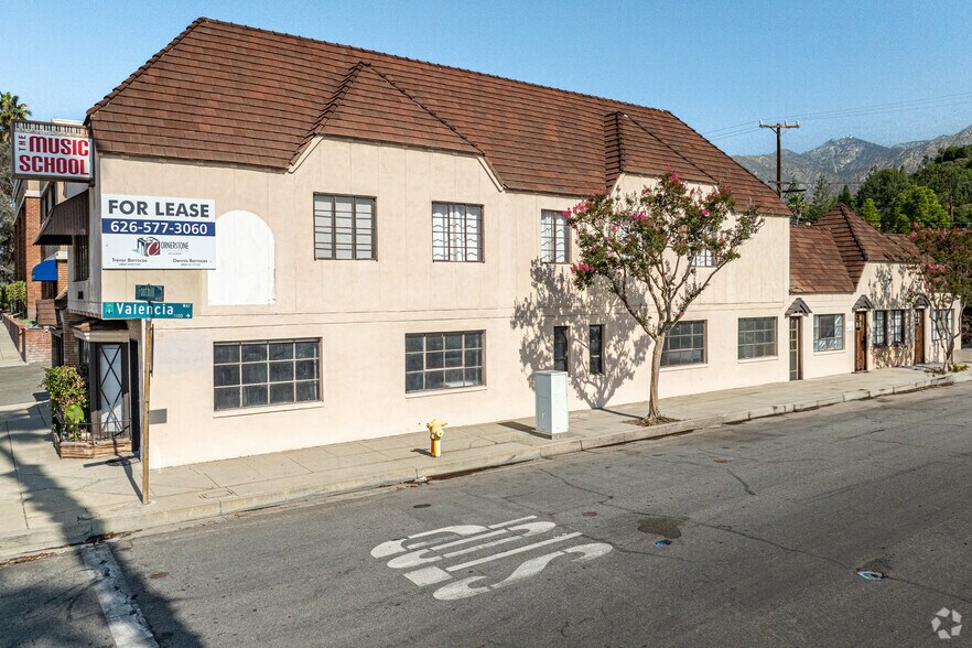 319-323 E Foothill Blvd, Arcadia, CA à louer - Photo de l’immeuble – Image 3 sur 19