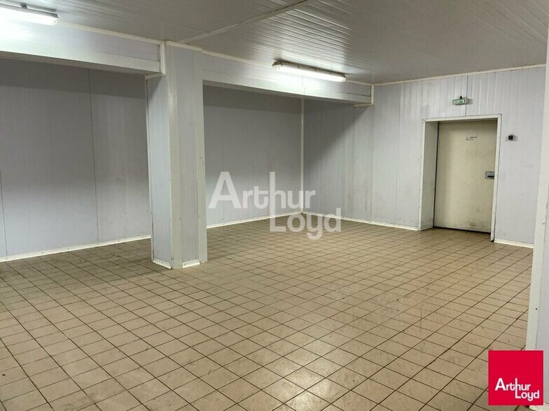 Local d'activités dans Mer à vendre - Photo intérieure – Image 2 sur 2