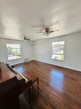 555 W 5th St, San Pedro, CA à louer Photo intérieure– Image 2 sur 3