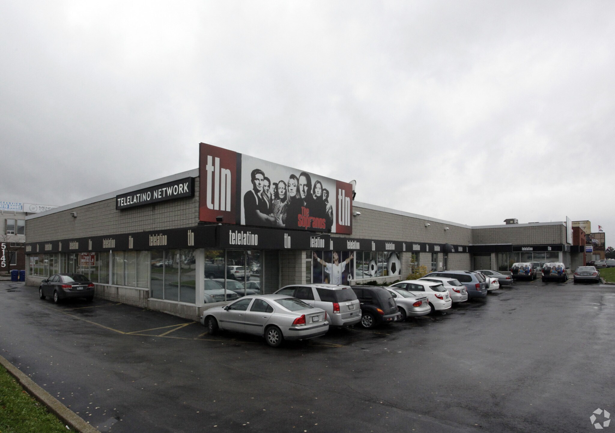 5125 Steeles Ave W, Toronto, ON à louer Photo principale– Image 1 sur 4