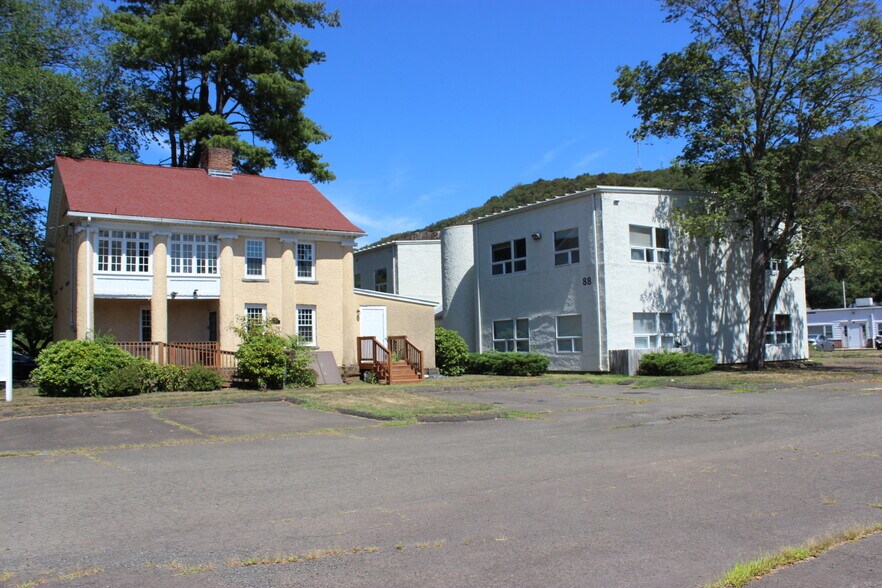88 Bradley Rd, Woodbridge, CT à vendre - Photo de l’immeuble – Image 2 sur 28
