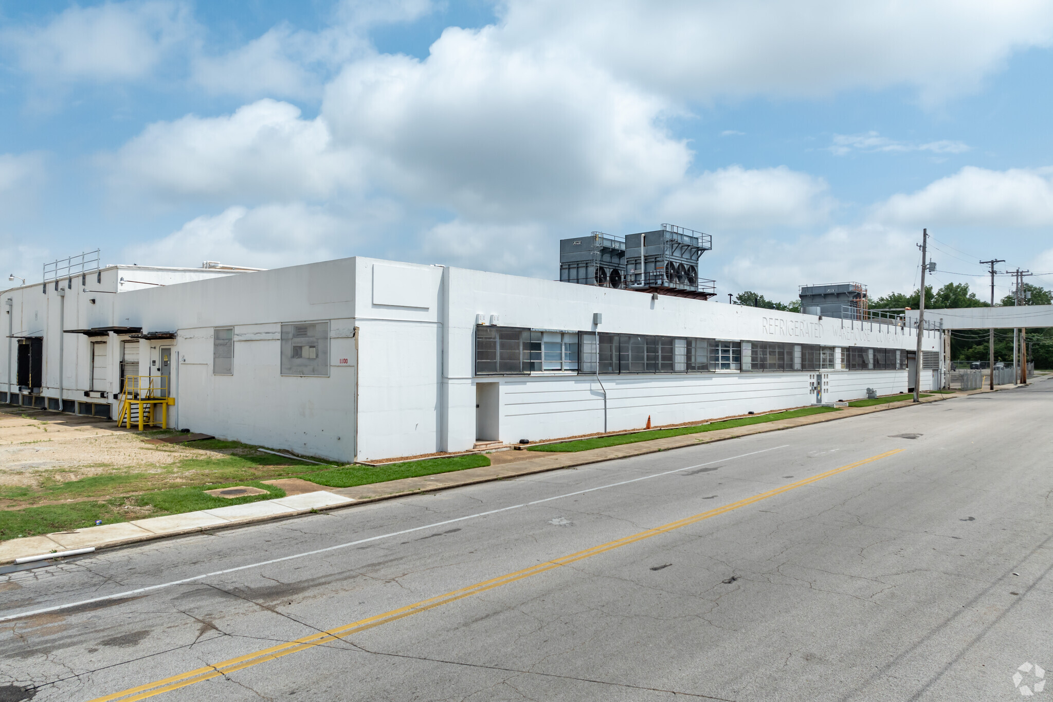 1100 E Parkway S, Memphis, TN à louer Photo de l’immeuble– Image 1 sur 26