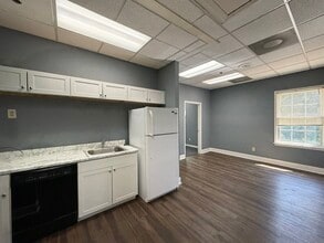 11099 Houze Rd, Roswell, GA à louer Photo intérieure– Image 2 sur 5