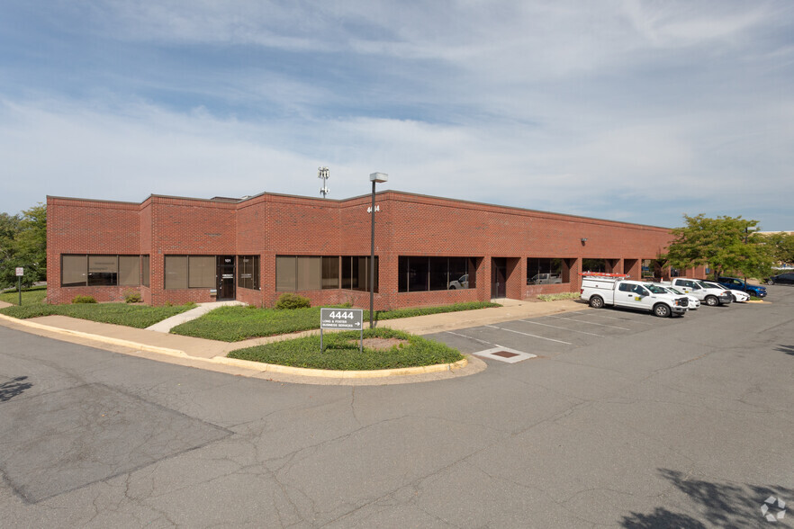 4444 Brookfield Corporate Dr, Chantilly, VA à louer - Photo de l’immeuble – Image 2 sur 7