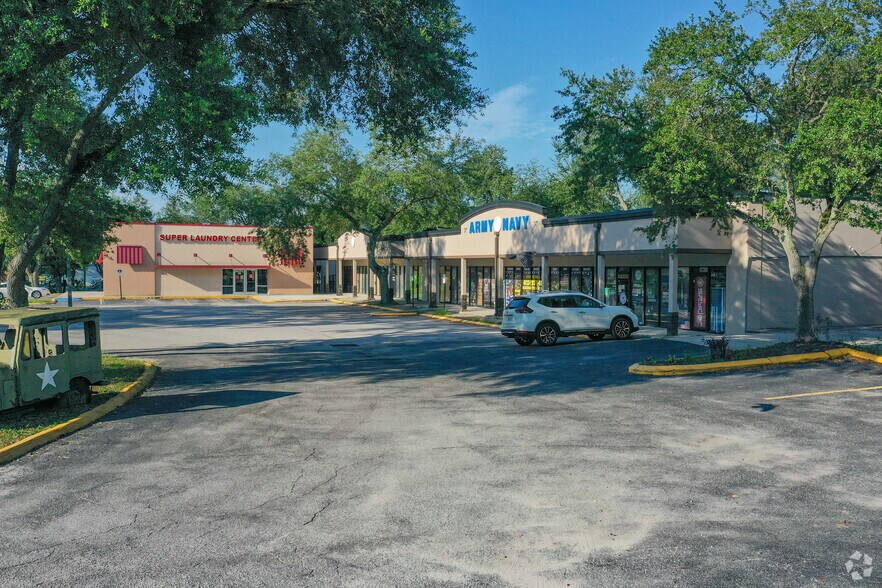1450 Skipper Rd, Lutz, FL à louer - Photo de l’immeuble – Image 3 sur 5