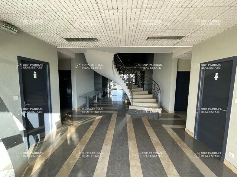 60 Rue Du Champ Des Cannes, Beaune à louer - Photo de l’immeuble – Image 3 sur 11