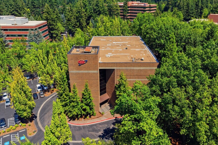 6 Centerpointe Dr, Lake Oswego, OR à louer - Photo de l’immeuble – Image 1 sur 12