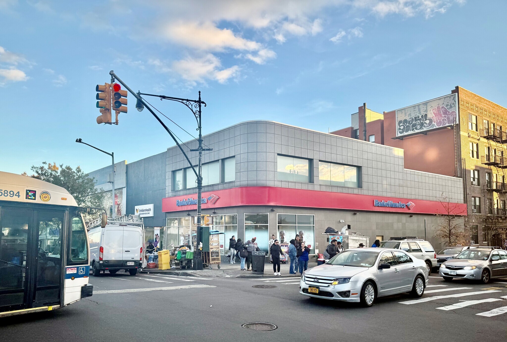 248-260 E Fordham Rd, Bronx, NY à vendre Photo de l’immeuble– Image 1 sur 5