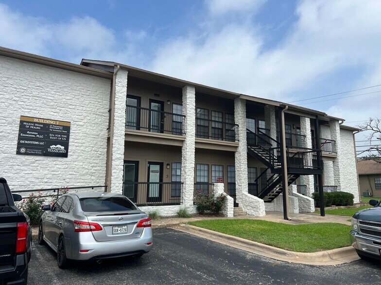 13740 Research Blvd, Austin, TX à vendre - Photo de l’immeuble – Image 1 sur 6