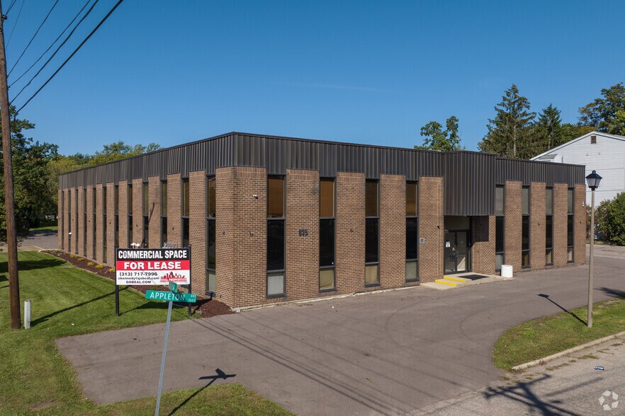 835 Louisa St, Lansing, MI à louer - Photo de l’immeuble – Image 2 sur 14