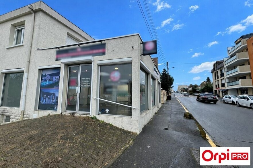 Local commercial dans Morangis à louer - Photo de l’immeuble – Image 1 sur 6