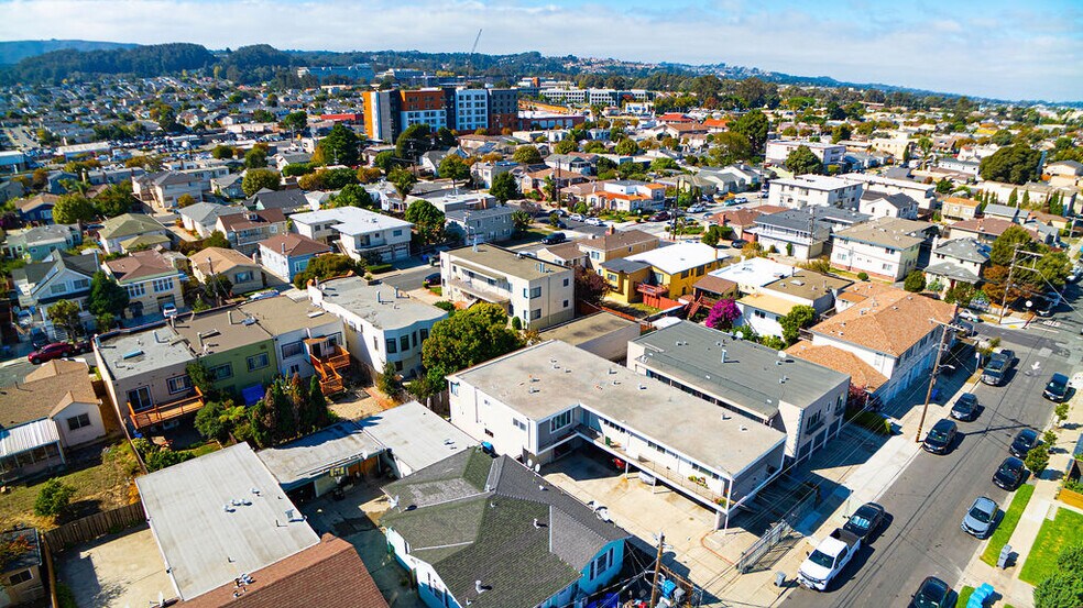 669 Masson Ave, San Bruno, CA à vendre - Photo de l’immeuble – Image 3 sur 12