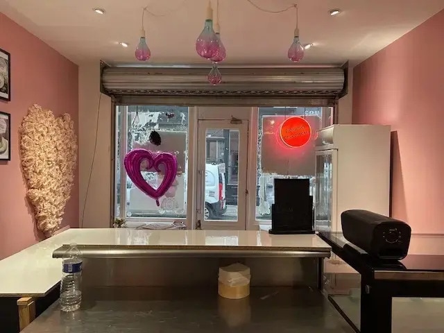 Local commercial dans Paris à louer - Photo de l’immeuble – Image 1 sur 2