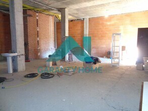 Local commercial dans Cáceres, Cáceres à louer Photo intérieure– Image 1 sur 3