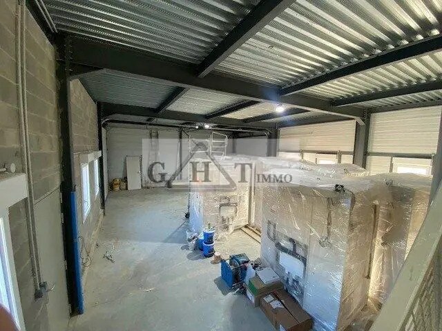 Industriel/Logistique dans Périgny à louer - Photo de l’immeuble – Image 2 sur 3