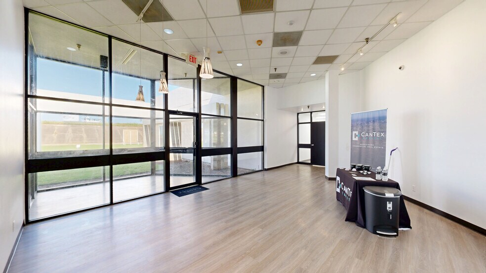 7901 South Fwy, Fort Worth, TX à louer - Numérisation 3D Matterport – Image 3 sur 22