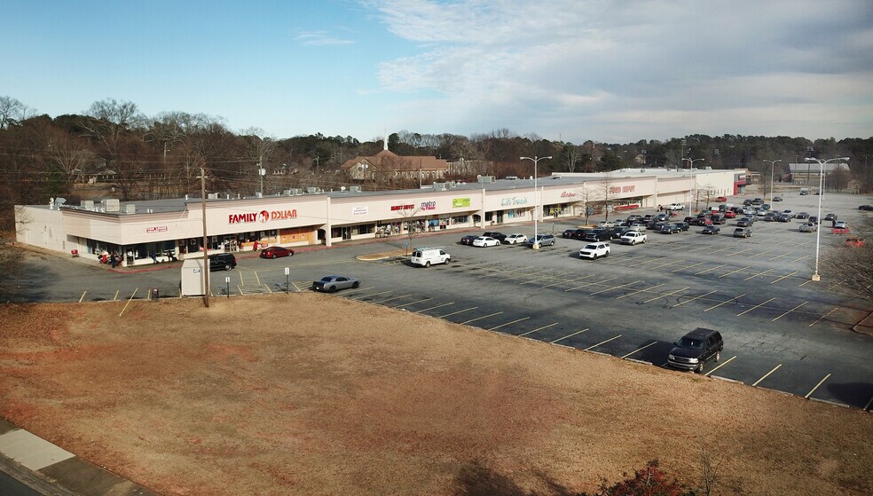 621 S Marietta Pky, Marietta, GA à louer - Photo de l’immeuble – Image 2 sur 9