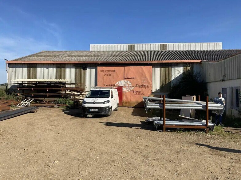 Local d'activités dans Gommerville à vendre - Photo de l’immeuble – Image 1 sur 1