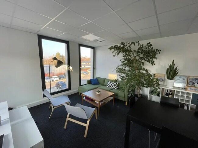 Plus de détails pour Bureau à louer