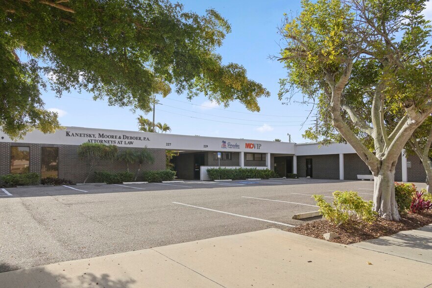 227-233 Nokomis Ave, Venice, FL à vendre - Photo de l’immeuble – Image 2 sur 39