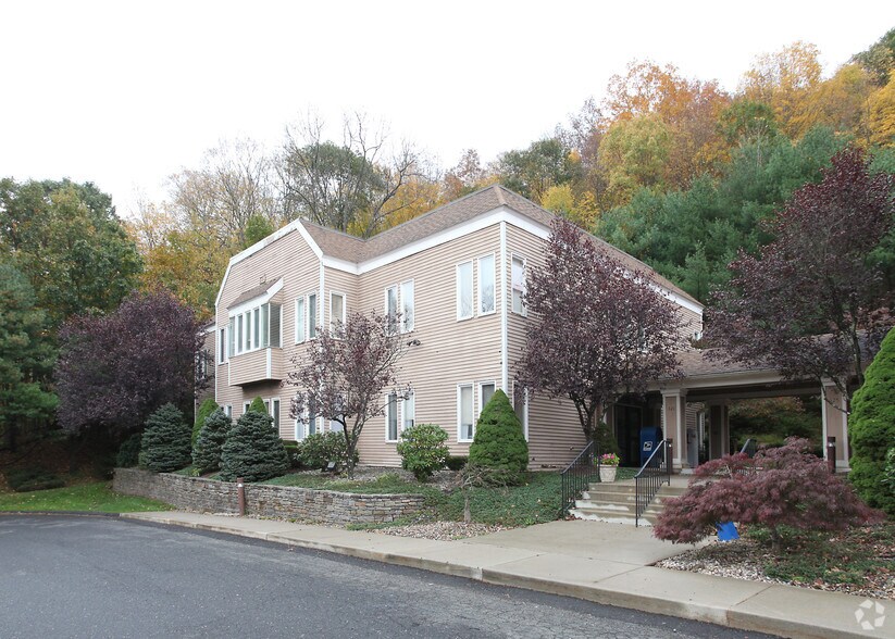 321 Main St, Farmington, CT à louer - Photo principale – Image 1 sur 5