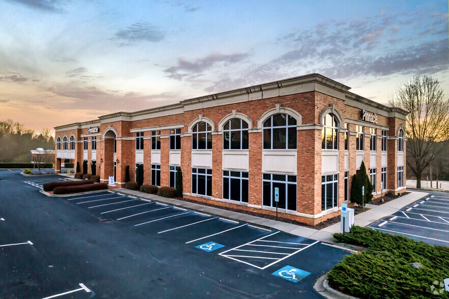 108 Gateway Blvd, Mooresville, NC à louer - Photo principale – Image 1 sur 24