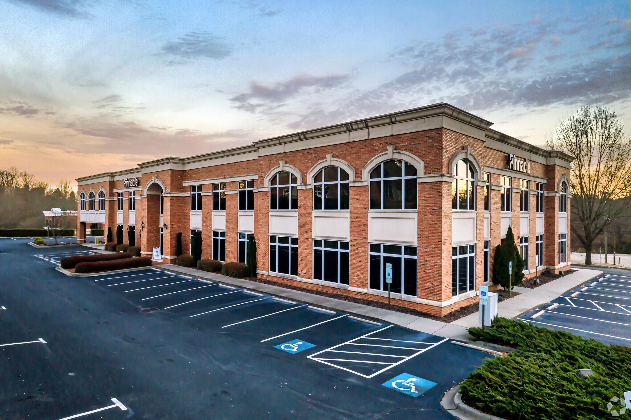 108 Gateway Blvd, Mooresville, NC à louer Photo principale– Image 1 sur 25