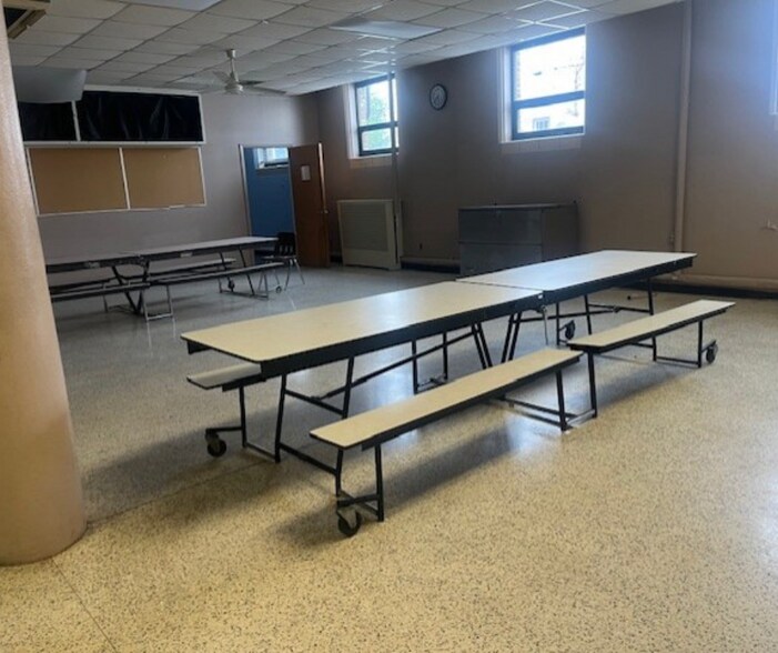 4128 Cedar Ridge Rd, Dayton, OH à vendre - Photo de l’immeuble – Image 2 sur 13