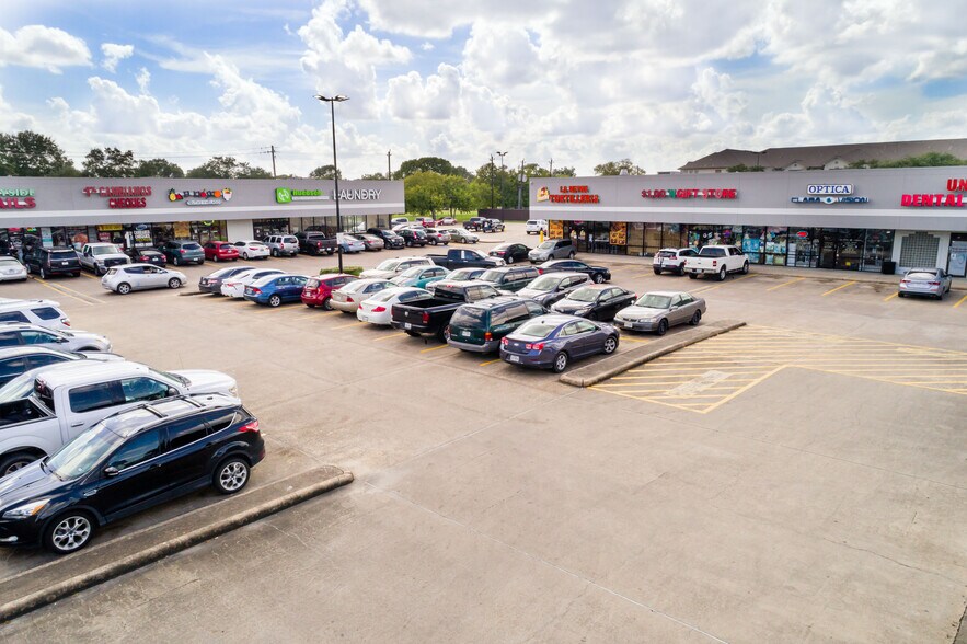800-900 S Wayside Dr, Houston, TX à louer - Photo de l’immeuble – Image 2 sur 5