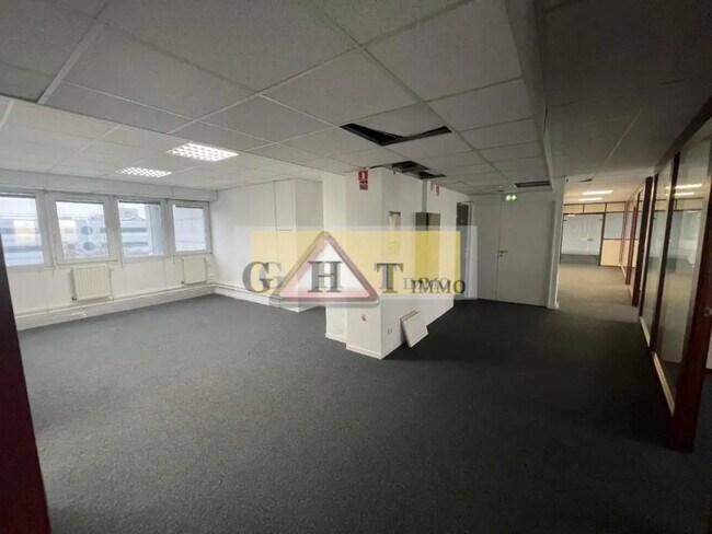 Plus de détails pour Bureau à louer