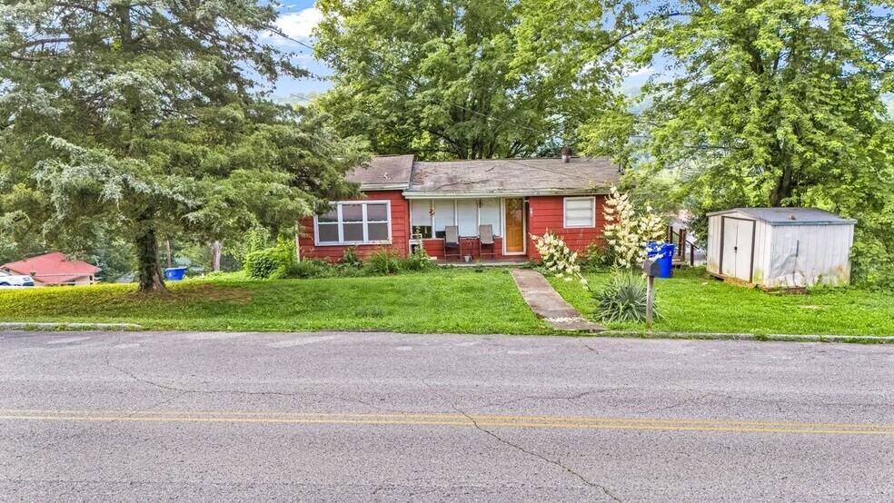 530 Sewanee St, Harriman, TN à vendre - Photo principale – Image 1 sur 3
