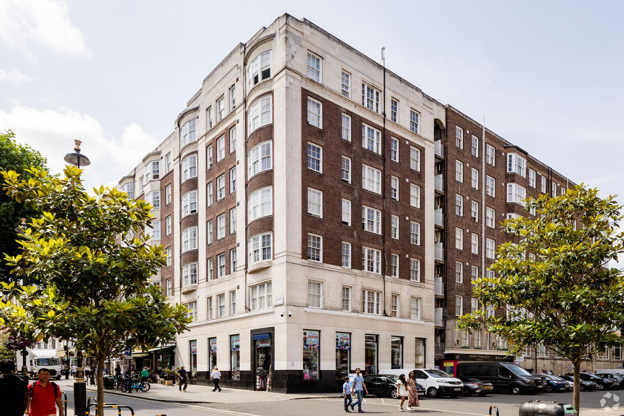 11-45 Queensway, Londres à louer Photo principale– Image 1 sur 3