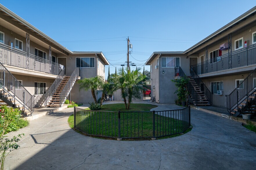 1118-1124 N Mayfair Ave, Anaheim, CA à vendre - Photo de l’immeuble – Image 3 sur 22