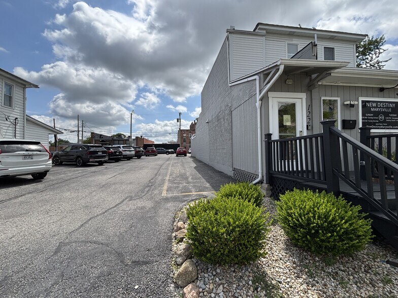 122 N Court St, Marysville, OH à louer - Photo de l’immeuble – Image 3 sur 6