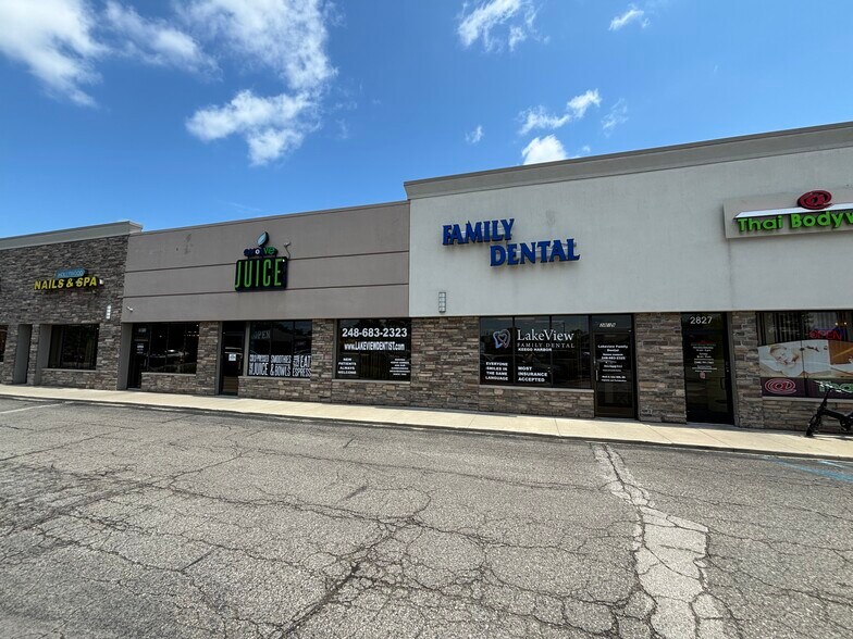 2807-2867 Orchard Lake Rd, Keego Harbor, MI à louer - Photo de l’immeuble – Image 2 sur 6
