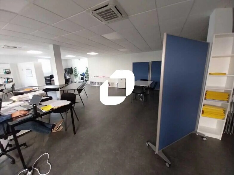 Bureau dans Bruges à vendre - Photo de l’immeuble – Image 2 sur 5