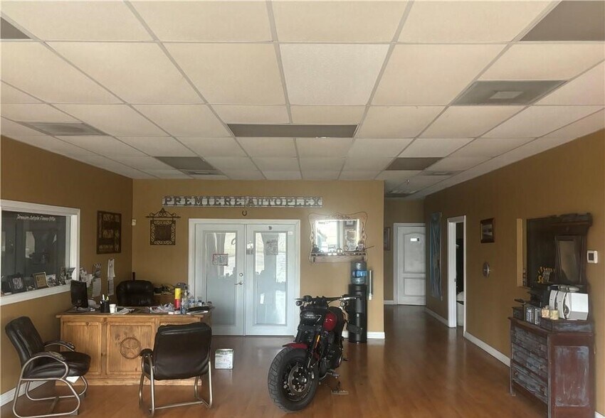 2250 S IH-35, New Braunfels, TX à vendre - Photo de l’immeuble – Image 2 sur 11