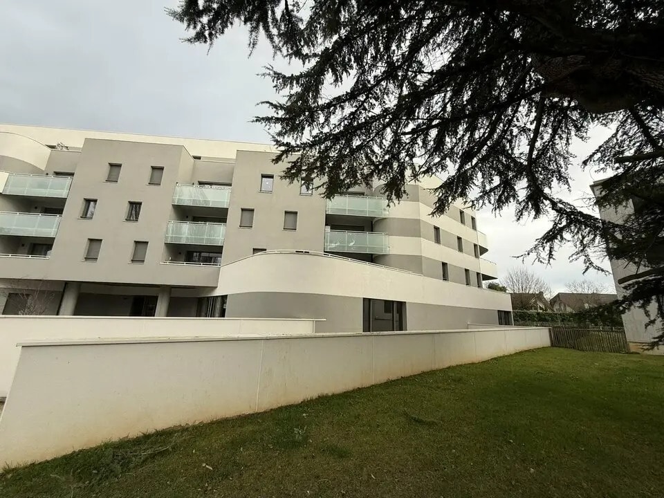 Bureau dans Bihorel à louer Photo de l’immeuble– Image 1 sur 9